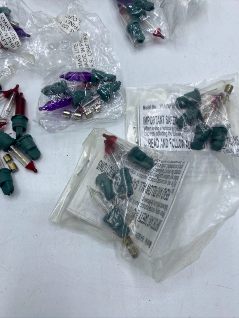 Christmas Bulb Replacement Bulbs. Approx 50 Colored & White Lights Fuses Purple - Picture 7 of 8